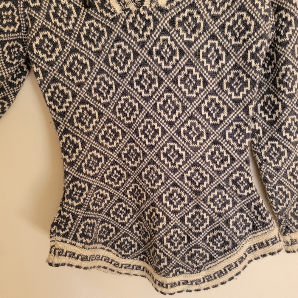 Peruvian Knit Sweater - Picture 7 of 8